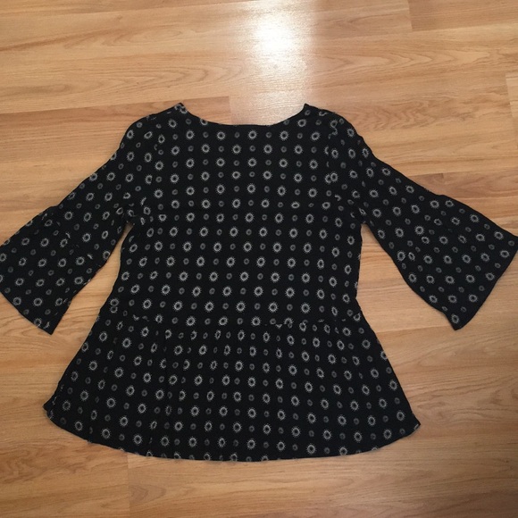 Mossimo Black Floral Printed Bell Sleeve Top Size L - Picture 2 of 8